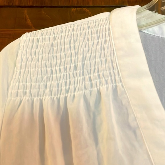 a.n.a. A New Approach white V-neck smocked-shoulder semi-sheer 3/4 sleeve top M - Picture 2 of 15